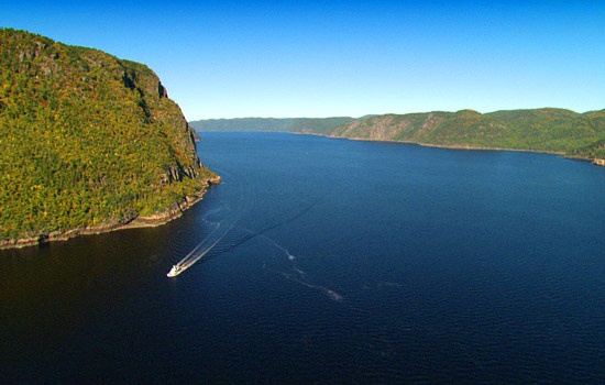 Driving up the Saguenay Fjord - Driving up the Saguenay Fjord