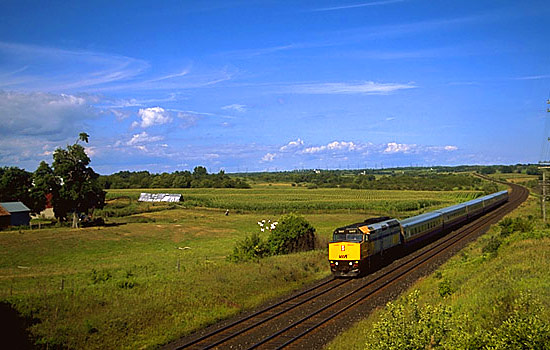 Daytime tour on Via Rail 'Corridor' train Daytime tour on Via Rail 'Corridor' train - Daytime tour on Via Rail 'Corridor' train