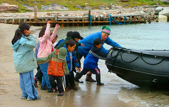 Polar bear tours - Churchill Canada polar bears - To learn about the culture and art of this unique environment