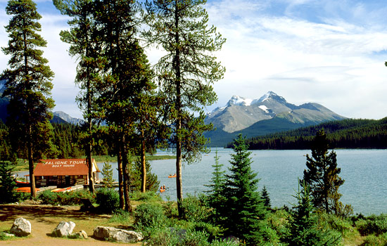 Canada rail - Canadian pacific railway - Discover breathtaking Jasper National Park on a one day stop over.