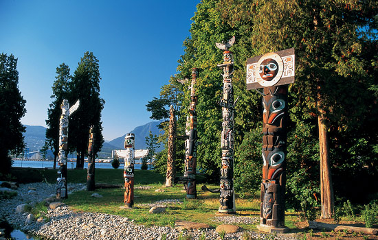 Canadian railway - Canadian train - Dscover beautiful Vancouver and its surroundings as your Canadian trip concludes.