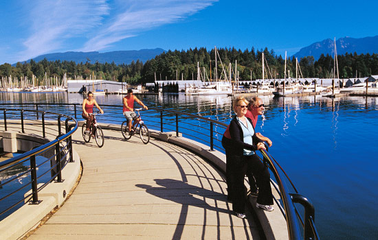 Discover Vancouver's hidden gems on a sightseeing tour, bike ride or a walk around Stanley Park.