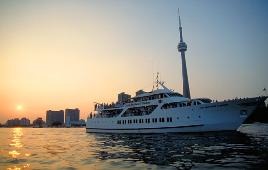 Canada rail - Canadian pacific railway - Stop at Metropolitan Toronto for a taste of the city.