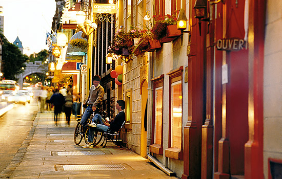Canadian train - Canadian pacific railway - Browse through historic Quebec City