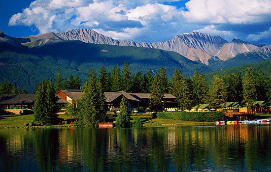 Canadian train - Rocky Mountaineer - This is your time to relax and kick-up your feet!