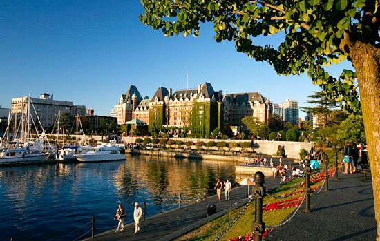 Canada tours - Canada travel guide - End your trip with sighseeing in Victoria and Vancouver.