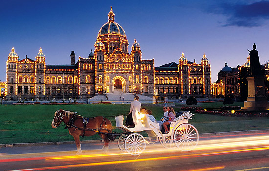 Canadian train - Rocky Mountaineer - Visit the Relaxing Island city of Victoria on your Canadian train trip